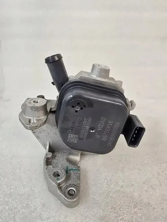 Volvo V60 II 2.0B hulpwaterpomp OEM 31493259 image 3