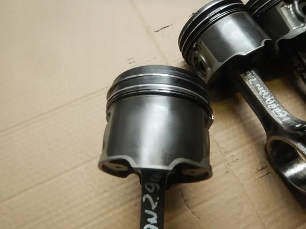 Piston avec Bielle OEM tłok terracan 2.9 image 3