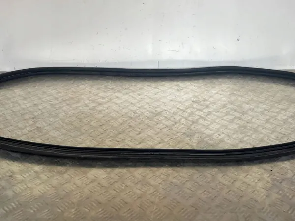 Junta de maletero Hyundai Kona OEM FOB37341 - Usado image 4