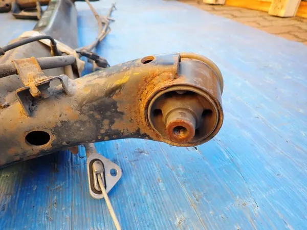 NISSAN MICRA K13 Hinterachsschwinge OEM image 6