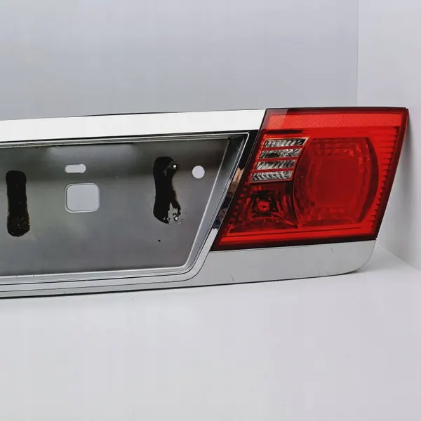 OEM DRC83155 Moldura de Maletero para Kia Magentis Sedán image 3