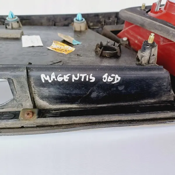 OEM DRC83155 Moldura de Maletero para Kia Magentis Sedán image 9