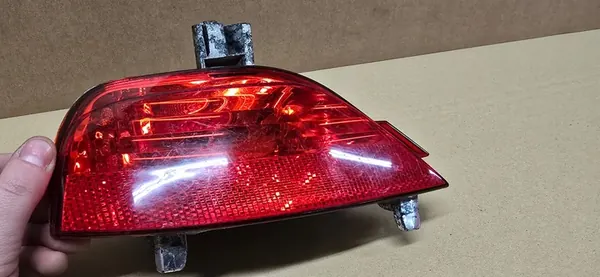 RENAULT LAGUNA III Höger Dimljus Bakre Stötfångare OEM 265600001R image 2