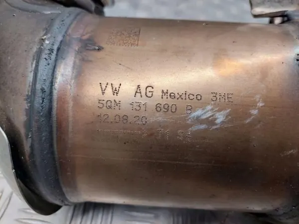 Audi OE 5QM131690B Begagnad katalysator image 3