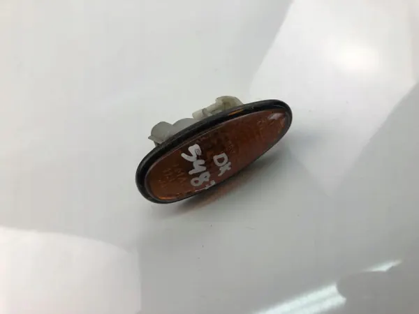 Pisca de para-lama esquerdo OEM 6R0190093 Mitsubishi Space Wagon image 2