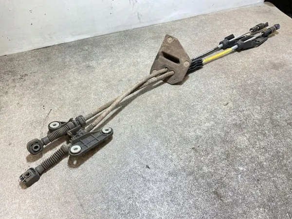 Cable de cambios VW Crafter OEM 7C2711877BK - Usado image 4