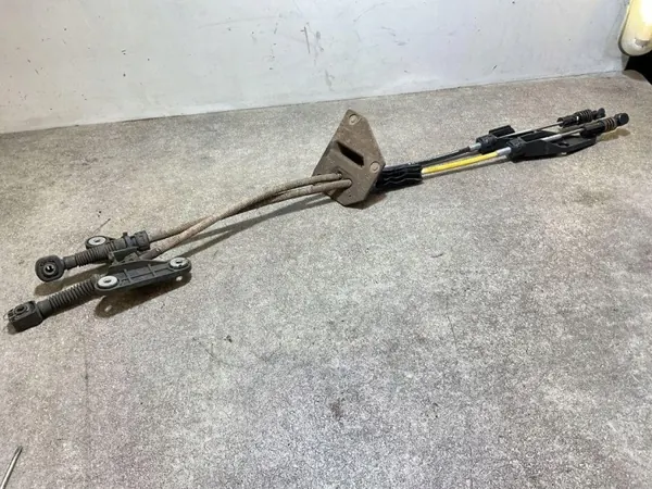Cable de cambios VW Crafter OEM 7C2711877BK - Usado image 5