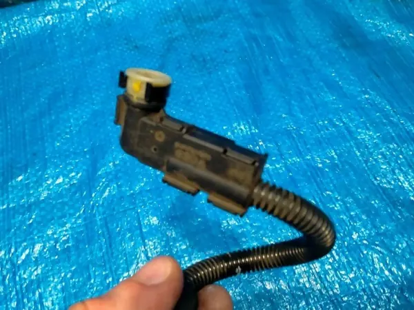 Audi Q7 AdBlue Verwarmingsleiding OEM 4M0131960B image 7