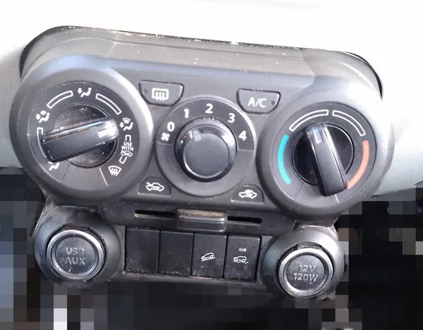 Panneau de Climatisation SUZUKI IGNIS III USB AUX image 1