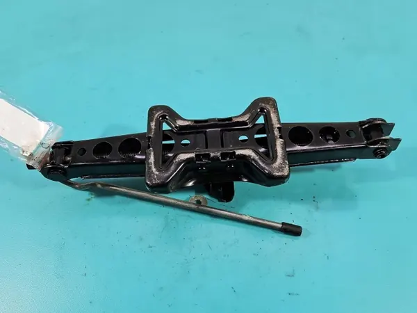 Macaco Trapezoidal Usado OEM IMPRK1554263 para Volvo C30 image 3