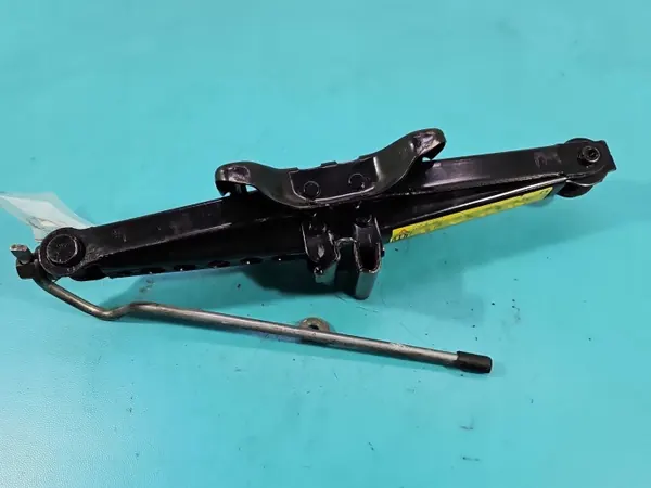 Macaco Trapezoidal Usado OEM IMPRK1554263 para Volvo C30 image 4