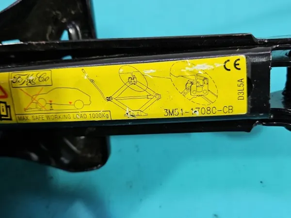 Macaco Trapezoidal Usado OEM IMPRK1554263 para Volvo C30 image 5