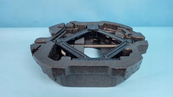 Kit de herramientas Chery Omoda 5 OEM 203000625AA - Usado image 10