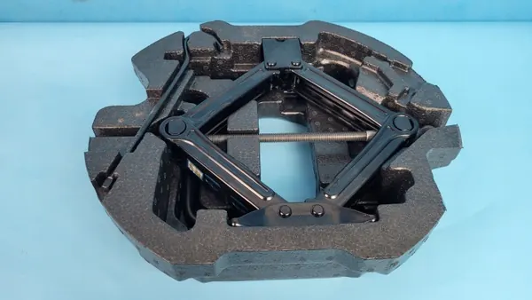 Kit de herramientas Chery Omoda 5 OEM 203000625AA - Usado image 7