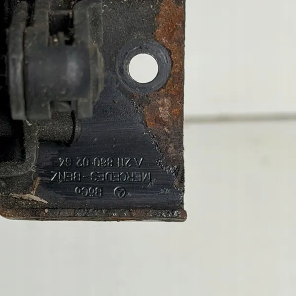 Fecho do Capô Mercedes OEM A2118800264 Classe E W211 image 3