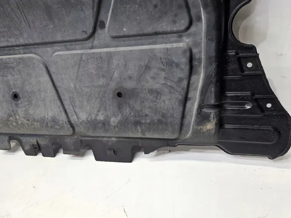 Moottorin alasuojus OEM 5Q0825236 Audi A3 8V:lle image 5