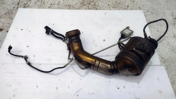 Mercedes CLS W218 C218 3.0 CDI Katalysator OEM image 3