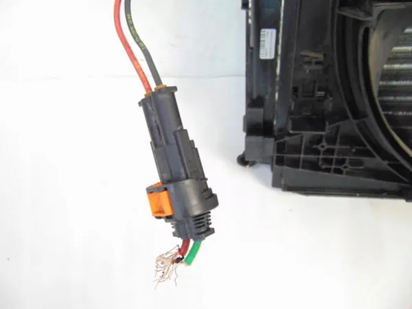 Waterradiatorventilator OEM 335778 Citroen C4 Picasso image 3