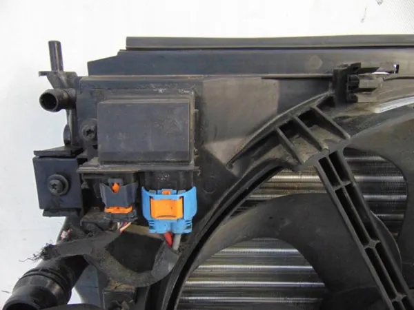Waterradiatorventilator OEM 335778 Citroen C4 Picasso image 4