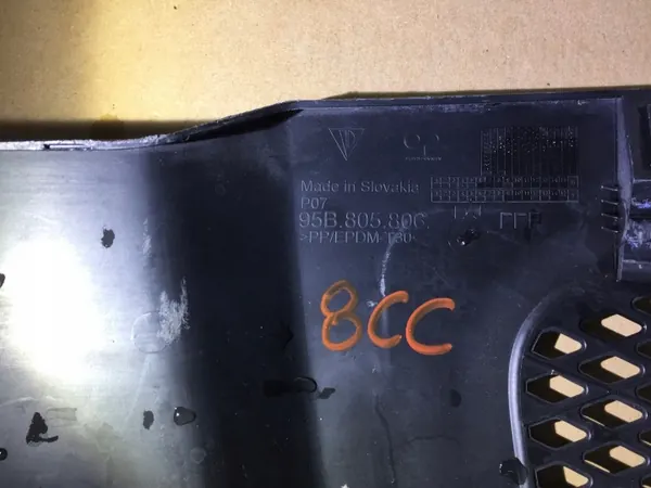 Porsche MACAN etuvyöpeite OEM 95B805806 image 8