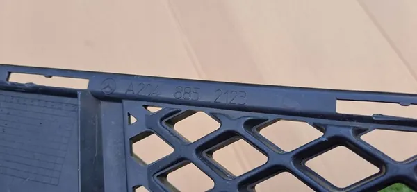 MERCEDES GLK X204 W204 Rejilla de Parachoques Delantero A2048852123 image 5