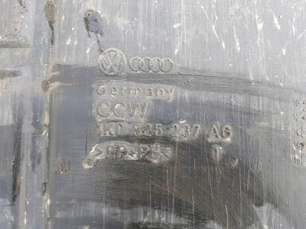Cubremotor OEM 1K0825237AG para Skoda Octavia II image 5