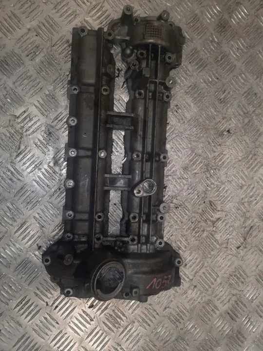 Oikea venttiilikansi OEM A6420101630 Mercedes Viano Vito image 2