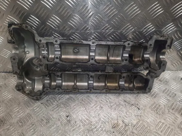 Oikea venttiilikansi OEM A6420101630 Mercedes Viano Vito image 3
