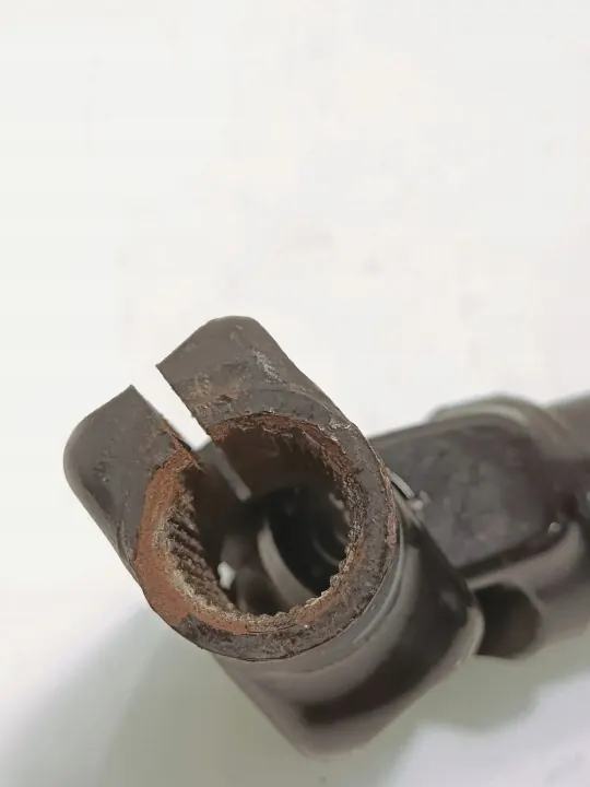 Toyota GT 86 Ohjauspylvään risti OEM ARA306578 image 4