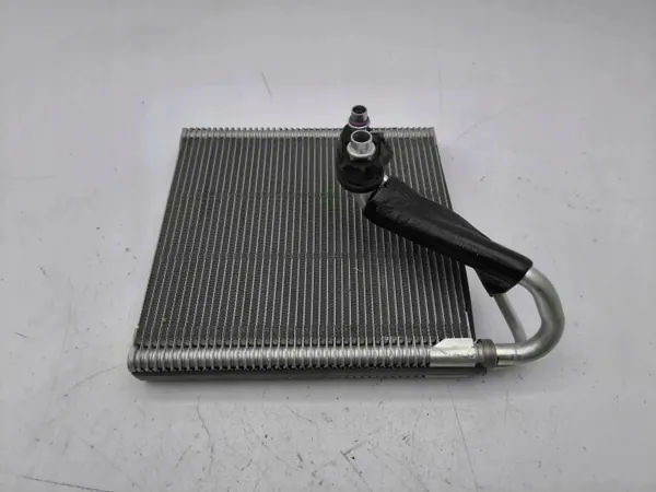 Radiateur chauffage climatisation Audi Q2 2022 OEM AMD118362 image 2