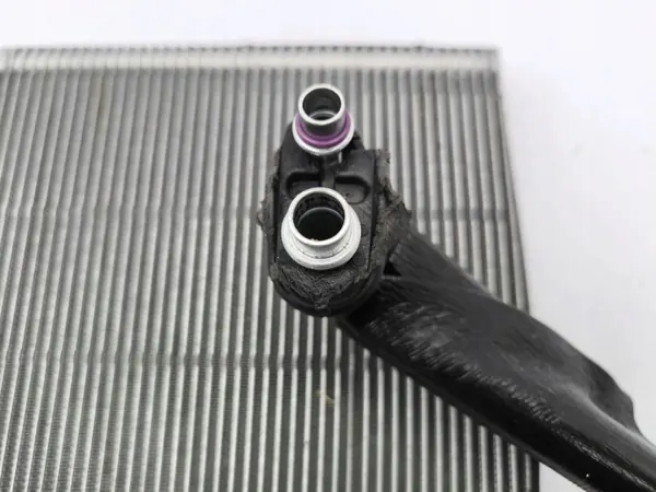 Radiateur chauffage climatisation Audi Q2 2022 OEM AMD118362 image 6