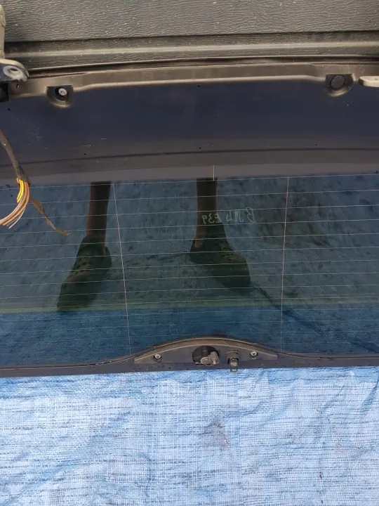 Vidro traseiro OEM SZYBA TYŁ TYLNA KLAPY BAGAZNIKA BMW E39 image 10