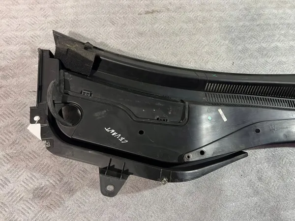 Maserati Levante 2020 Frontscheibe OEM 670066146 image 10