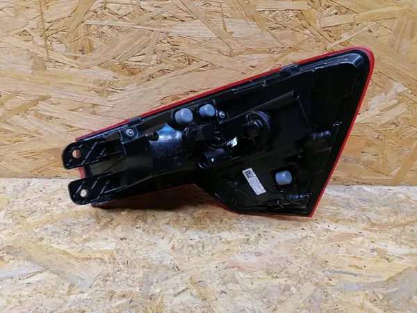 Lámpara trasera izquierda Skoda Scala 657 2019- image 4