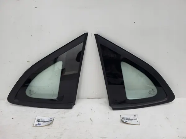 Hyundai Tucson Karossglas Höger Bak OEM 87820D3000 image 2