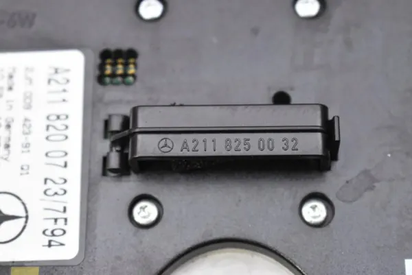 OEM A2118200723/7F94 Sisävalo Mercedes E-luokalle image 6