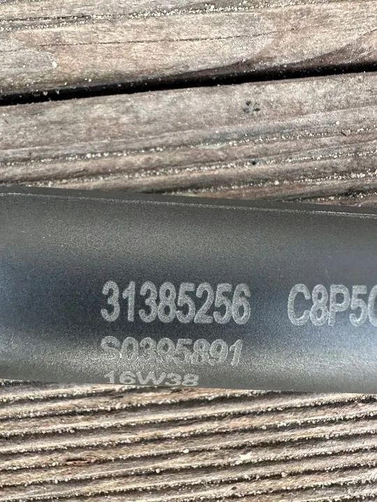 VOLVO V90 II Baklucka Ställdon Höger 31385256 image 4