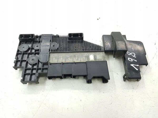 Accu Zekerings/Relais Suzuki Grand Vitara II 2007 image 2