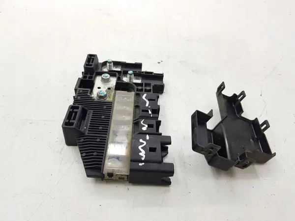 Accu Zekerings/Relais Suzuki Grand Vitara II 2007 image 7