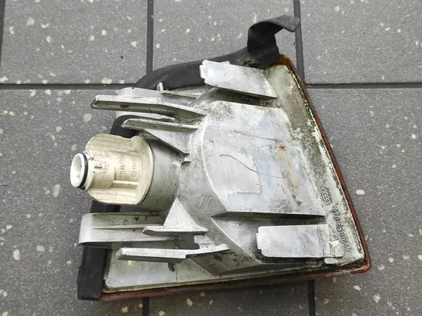 Sinalizador Esquerdo Audi 80 B3 image 3