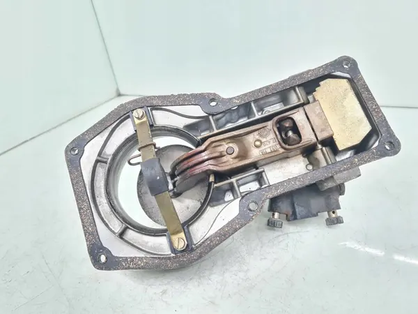 Fuel Distributor Audi 80 90 B3 image 4