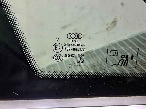 Audi A3 8Y Bakre vänster sidoruta OEM 43R000177 image 4