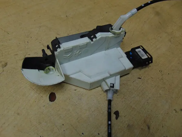 Fechadura Porta Dianteira Esquerda Peugeot Partner II 828406 image 9