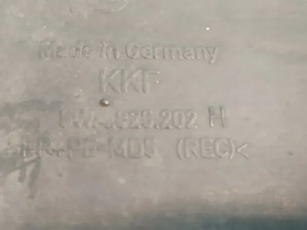 SKODA KAROQ LIFT 1.5 TSI 2023 Höger Underbottenskydd 5WA825102A image 8