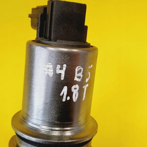 EGR-venttiili Audi A4 S4 B5 1.8 T 06A131501N image 2
