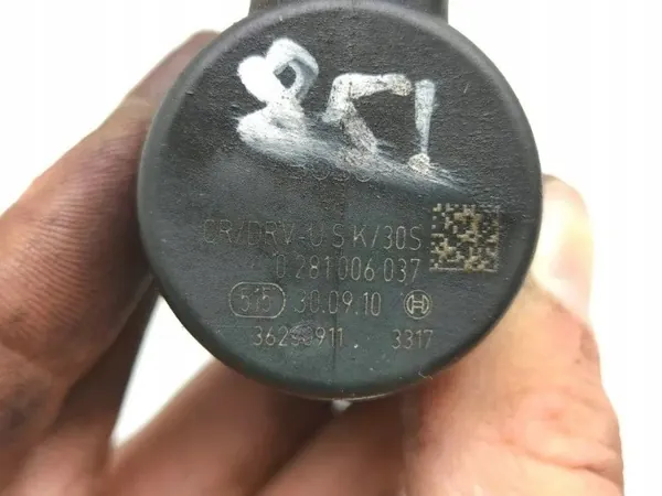 Bränsletrycksregulator Hyundai Santa Fe 2013 OEM 0281006037 image 6