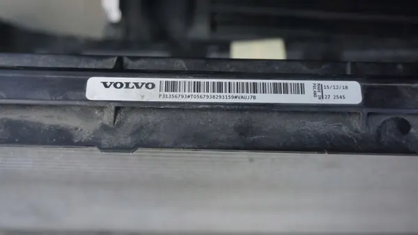 Volvo XC40 Ilmastointijäähdytin Kehyksellä image 3