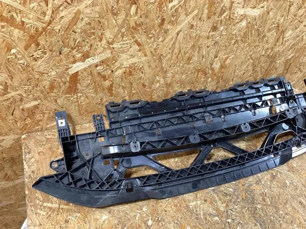 Porsche Macan stötfångarförstärkning OEM 95B805241J image 3