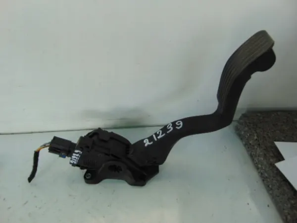 Peugeot 207 Gaspedaal OEM Ilza-135153-6PV image 2