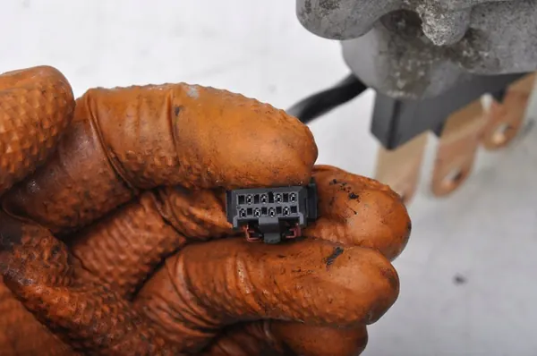 PEUGEOT e-2008 II Inversor image 6